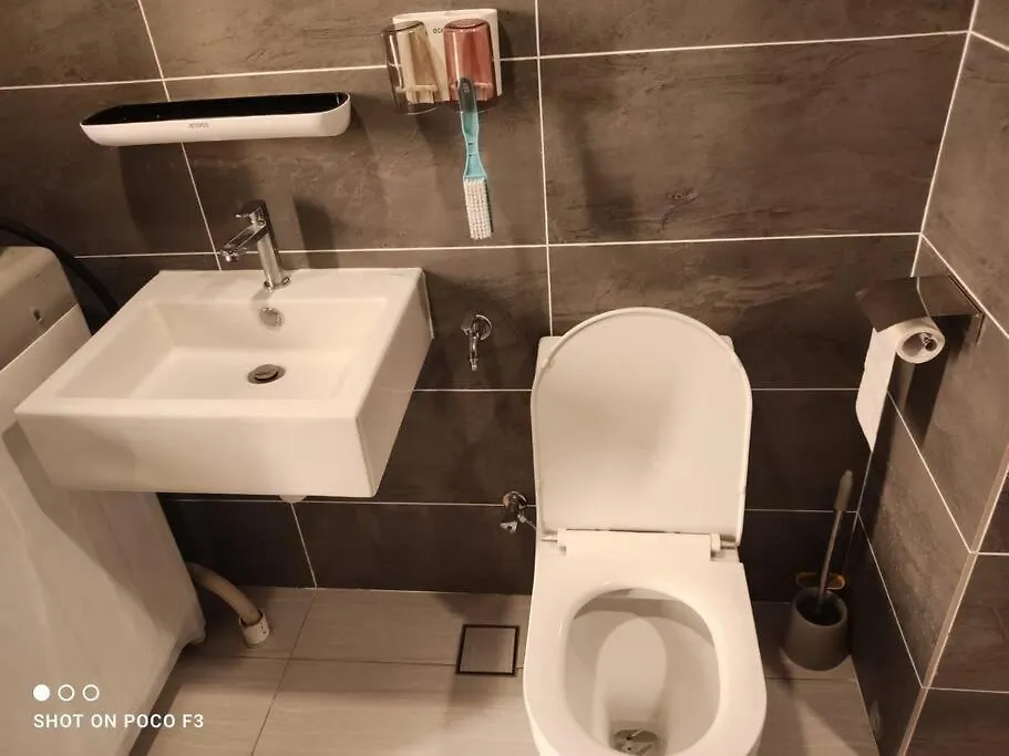 Bs0317- Klia- Self Check-In - Wi-Fi- Netflix-Parking- Bell Suites - Sepang, 5069 Malaysia